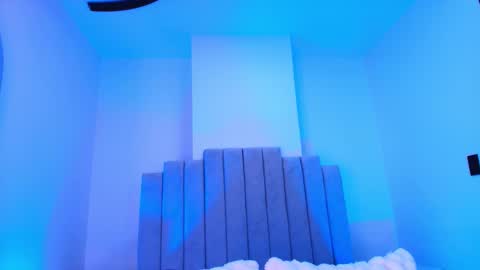 Snapshot of vale_castro1 chatting on November 21, 7:34 pm Valentina online show from November 21, 7:34 pm