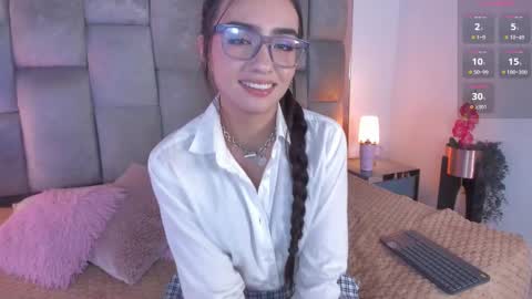 Vale rendon online show from March 8, 4:00 pm