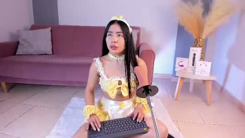 Snapshot of valecute_ chatting on June 13, 3:43 pm Vale online show from June 13, 3:43 pm