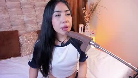 Snapshot of valecute_ chatting on July 17, 9:08 pm Vale online show from July 17, 9:08 pm
