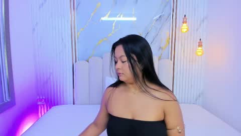 Snapshot of valeefoxx1 chatting on May 11, 1:28 pm Vale online show from May 11, 1:28 pm