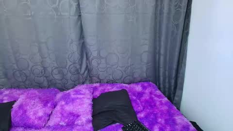 Snapshot of valeentiinaa_ chatting on February 22, 1:22 am VALENTINA online show from February 22, 1:22 am