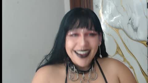 valen_ross7 online show from May 4, 7:48 am