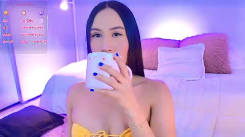Snapshot of valen_ross_ chatting on June 9, 9:37 pm valentina Rossi 3 online show from June 9, 9:37 pm