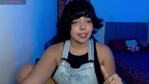 Snapshot of valenbeauty chatting on April 23, 2:35 am valenbeauty online show from April 23, 2:35 am