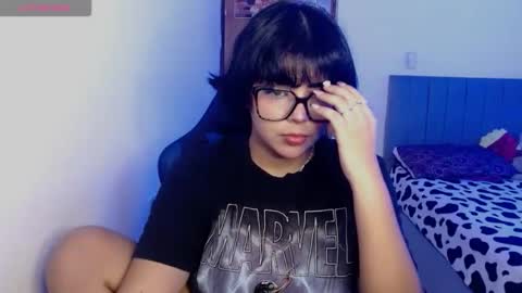 Snapshot of valenbeauty chatting on April 28, 3:11 am valenbeauty online show from April 28, 3:11 am