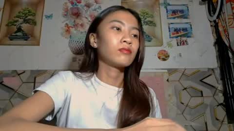 Snapshot of valenciasumney chatting on June 5, 4:24 pm Camille online show from June 5, 4:24 pm