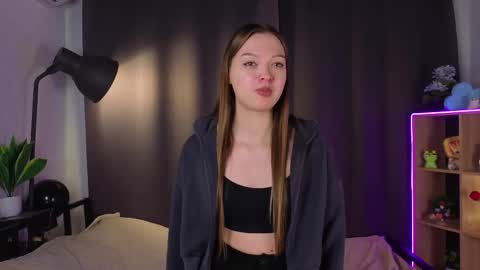 Lisa online show from November 12, 4:24 am