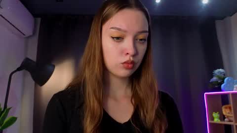 Lisa online show from November 14, 4:33 am