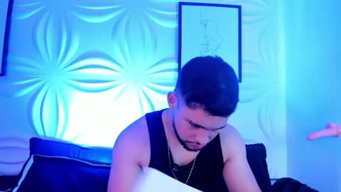 valenssio_moretti online show from May 6, 2:29 am