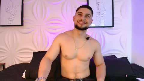 valenssio_moretti online show from May 9, 1:00 am
