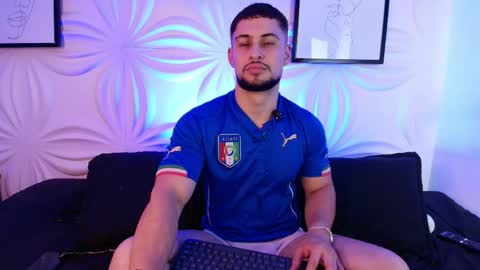 valenssio_moretti online show from May 12, 1:47 am
