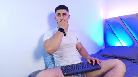valenssio_moretti online show from May 27, 1:13 am