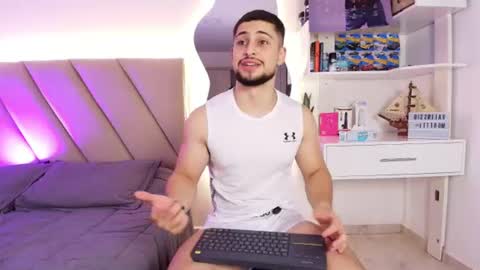 valenssio_moretti online show from June 17, 1:19 am