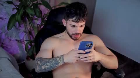 Snapshot of valenthinoking chatting on September 12, 11:26 pm valenthinoking online show from September 12, 11:26 pm