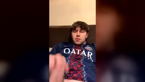 Snapshot of valentin0401 chatting on July 11, 9:05 pm valentin0401 online show from July 11, 9:05 pm