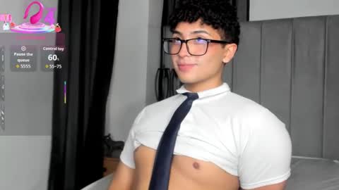 Snapshot of valentin0_3 chatting on October 30, 12:45 am Valentin0 online show from October 30, 12:45 am