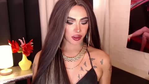 Snapshot of valentina_goddess_tsxxx chatting on January 5, 7:07 am Amanda online show from January 5, 7:07 am