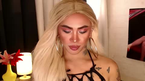 Snapshot of valentina_goddess_tsxxx chatting on January 20, 5:26 am Amanda online show from January 20, 5:26 am