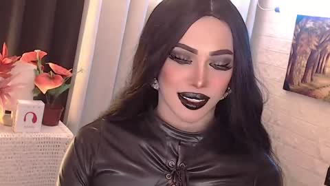 Snapshot of valentina_goddess_tsxxx chatting on September 26, 1:09 am Amanda online show from September 26, 1:09 am