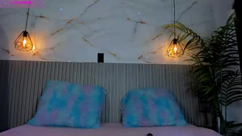 Snapshot of valentina_lux1 chatting on June 22, 7:22 pm Valentina online show from June 22, 7:22 pm