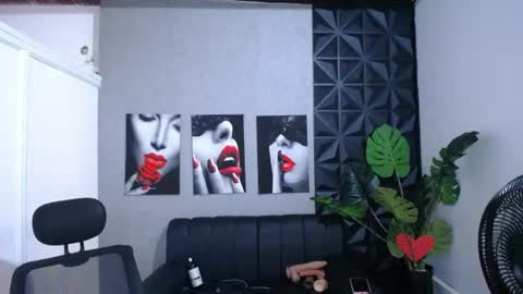 Valentina  online show from June 13, 9:46 pm