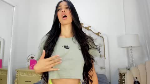 Snapshot of valentina_ross_ chatting on February 17, 12:38 pm Valentina online show from February 17, 12:38 pm