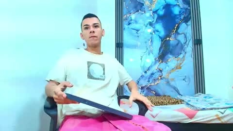 Snapshot of valentina_y_sneiderr chatting on February 2, 7:01 pm valentina_y_sneiderr online show from February 2, 7:01 pm