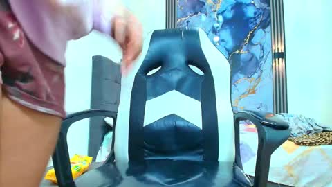 Snapshot of valentina_y_sneiderr chatting on February 9, 6:56 pm valentina_y_sneiderr online show from February 9, 6:56 pm