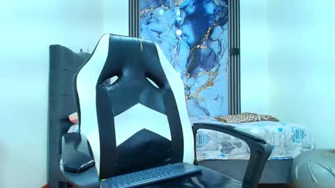 Snapshot of valentina_y_sneiderr chatting on February 23, 7:11 pm valentina_y_sneiderr online show from February 23, 7:11 pm