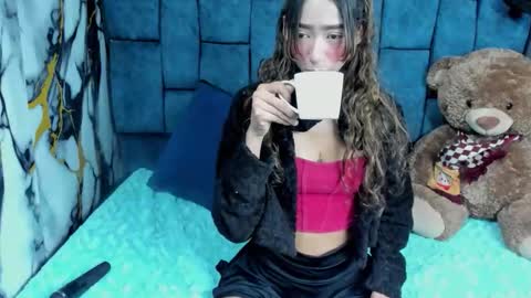 valentinaklean1 online show from May 17, 1:36 am