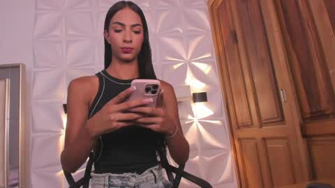 Snapshot of valentinaliux_ chatting on May 21, 11:50 am valentinaliux_ online show from May 21, 11:50 am