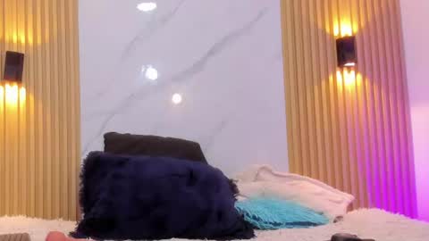 Snapshot of valentinaliux_ chatting on July 28, 2:24 pm valentinaliux_ online show from July 28, 2:24 pm