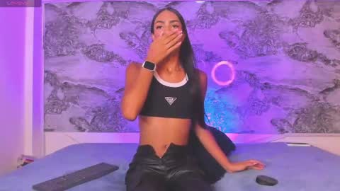 Snapshot of valentinaliux_ chatting on July 29, 11:41 am valentinaliux_ online show from July 29, 11:41 am