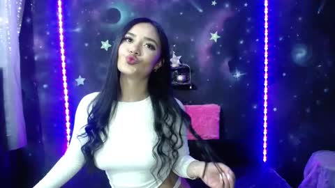valentinarojass_ online show from February 17, 1:51 pm