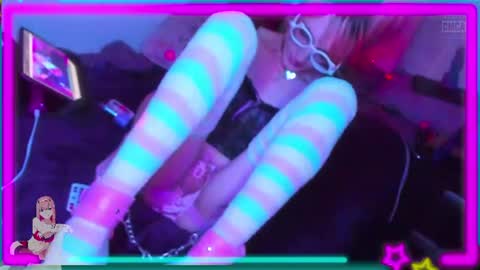 Tina Bates online show from July 29, 1:09 pm