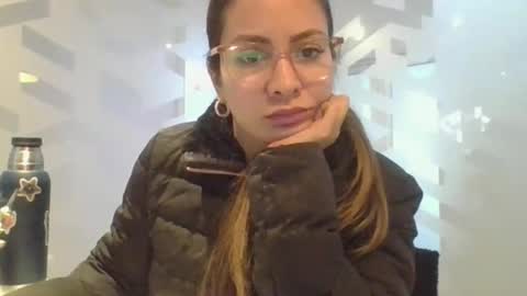Snapshot of valentinaseleni1 chatting on May 18, 6:36 pm Valentina online show from May 18, 6:36 pm