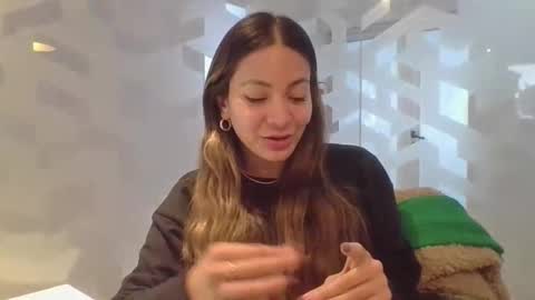 valentinaseleni24 online show from May 20, 2:56 pm