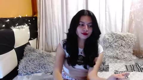 valentinasmith18 online show from April 21, 1:42 am