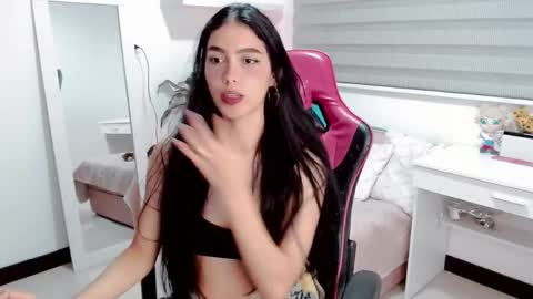 Valentina  online show from May 3, 12:38 am
