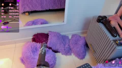 Mia  online show from April 14, 8:37 pm