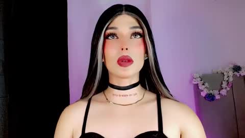 Snapshot of valentinne_marian chatting on March 1, 10:45 am Marian online show from March 1, 10:45 am