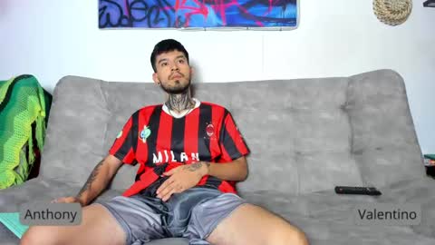 Snapshot of valentino_bel chatting on June 1, 4:31 pm Nick online show from June 1, 4:31 pm