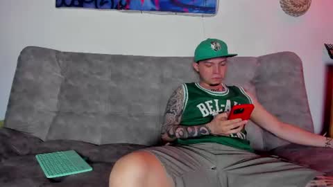Snapshot of valentino_bel chatting on July 16, 6:03 pm Nick online show from July 16, 6:03 pm