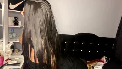 valentino_bs online show from February 10, 5:50 pm