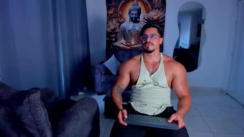 Snapshot of valentino_dossantos chatting on September 12, 8:20 pm online show from September 12, 8:20 pm