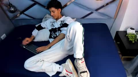 valentino lux online show from November 29, 3:20 am