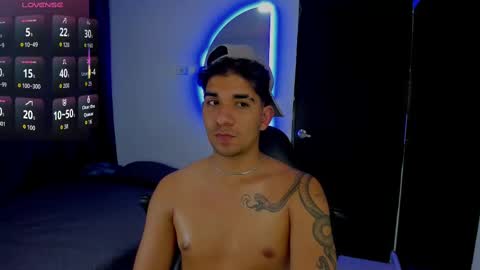 Snapshot of valentino_santos chatting on October 3, 3:03 am valentino santos online show from October 3, 3:03 am