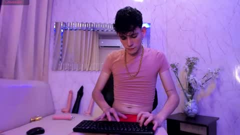 Snapshot of valentinomoreti chatting on February 27, 4:09 am Valentino online show from February 27, 4:09 am