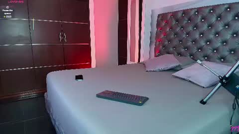 Snapshot of valentinos_ chatting on June 30, 8:21 pm Valentinos online show from June 30, 8:21 pm